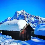 Idyllic Farm With Scenic Views And Concierge By Swisshut Prázdninový dům Sigriswil